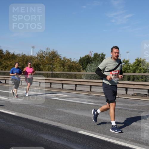 03.10.2025 - Köhlbrandbrückenlauf Julia Fischer http://msf.ph/oto/9014090 03.10.2025 13:08:29 Position 3 6180 meine-sportfotos.de