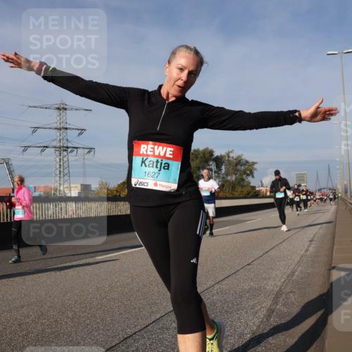 03.10.2025 - Köhlbrandbrückenlauf Luisa Fischer http://msf.ph/oto/9014092 03.10.2025 10:58:10 Position 3 1627 meine-sportfotos.de