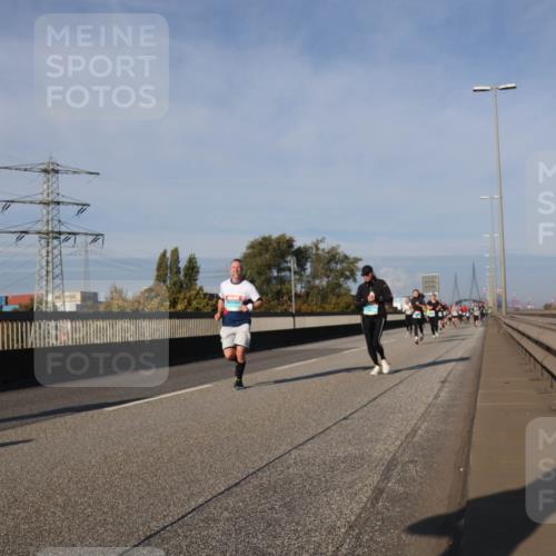 03.10.2025 - Köhlbrandbrückenlauf Luisa Fischer http://msf.ph/oto/9014097 03.10.2025 10:58:10 Position 3  meine-sportfotos.de