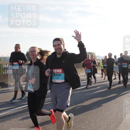 03.10.2025 - Köhlbrandbrückenlauf Fabian Wolf http://msf.ph/oto/9014114 03.10.2025 09:24:26 Position 3 1942, 1136, 1254 meine-sportfotos.de