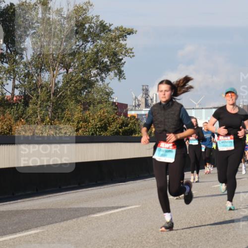 03.10.2025 - Köhlbrandbrückenlauf Luisa Fischer http://msf.ph/oto/9014121 03.10.2025 10:58:13 Position 3  meine-sportfotos.de