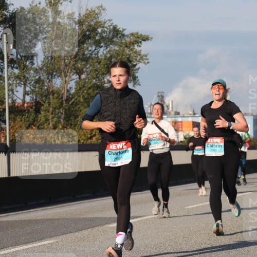 03.10.2025 - Köhlbrandbrückenlauf Luisa Fischer http://msf.ph/oto/9014134 03.10.2025 10:58:14 Position 3 2686, 2006 meine-sportfotos.de
