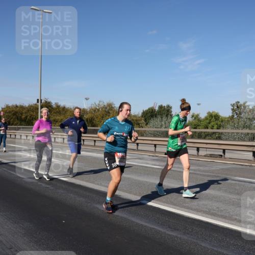 03.10.2025 - Köhlbrandbrückenlauf Julia Fischer http://msf.ph/oto/9014137 03.10.2025 13:08:39 Position 3 28, 18 meine-sportfotos.de
