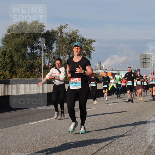 03.10.2025 - Köhlbrandbrückenlauf Luisa Fischer http://msf.ph/oto/9014152 03.10.2025 10:58:16 Position 3 2006 meine-sportfotos.de