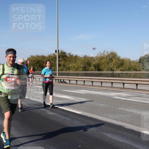 03.10.2025 - Köhlbrandbrückenlauf Julia Fischer http://msf.ph/oto/9014190 03.10.2025 13:08:49 Position 3 7, 5510 meine-sportfotos.de