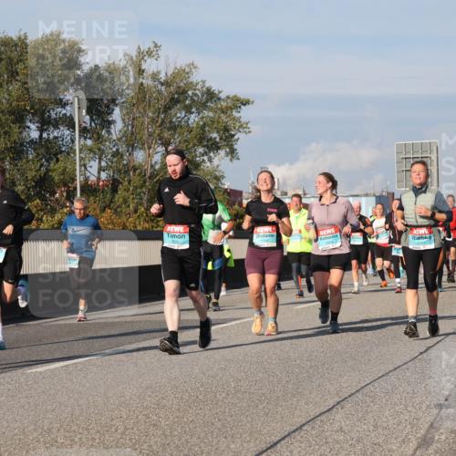 03.10.2025 - Köhlbrandbrückenlauf Luisa Fischer http://msf.ph/oto/9014191 03.10.2025 10:58:20 Position 3 3057, 3515, 2054 meine-sportfotos.de