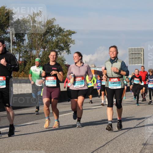 03.10.2025 - Köhlbrandbrückenlauf Luisa Fischer http://msf.ph/oto/9014204 03.10.2025 10:58:21 Position 3 3515, 1169, 2054, 2687 meine-sportfotos.de