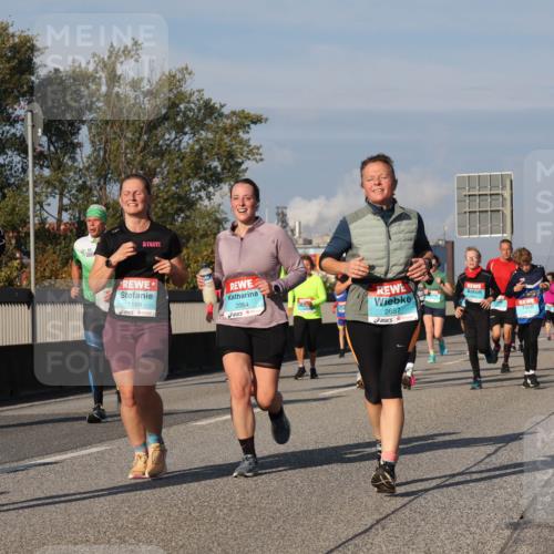 03.10.2025 - Köhlbrandbrückenlauf Luisa Fischer http://msf.ph/oto/9014206 03.10.2025 10:58:22 Position 3 3515, 1169, 2054, 2687 meine-sportfotos.de