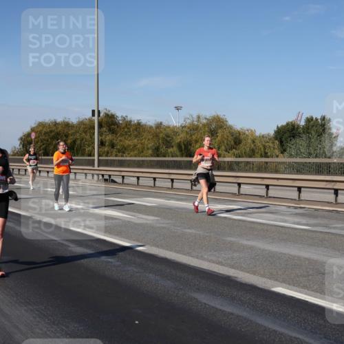 03.10.2025 - Köhlbrandbrückenlauf Julia Fischer http://msf.ph/oto/9014210 03.10.2025 13:08:54 Position 3  meine-sportfotos.de