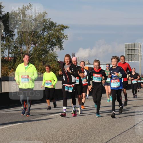 03.10.2025 - Köhlbrandbrückenlauf Luisa Fischer http://msf.ph/oto/9014228 03.10.2025 10:58:24 Position 3 1220, 3648, 3075 meine-sportfotos.de