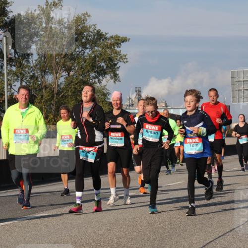 03.10.2025 - Köhlbrandbrückenlauf Luisa Fischer http://msf.ph/oto/9014237 03.10.2025 10:58:25 Position 3 1228, 1220, 1272, 3648, 3075 meine-sportfotos.de