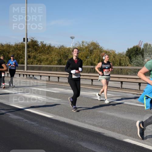 03.10.2025 - Köhlbrandbrückenlauf Julia Fischer http://msf.ph/oto/9014241 03.10.2025 13:09:00 Position 3 5476 meine-sportfotos.de