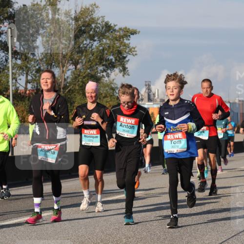03.10.2025 - Köhlbrandbrückenlauf Luisa Fischer http://msf.ph/oto/9014243 03.10.2025 10:58:25 Position 3 1220, 1272, 3648, 3075, 3028 meine-sportfotos.de