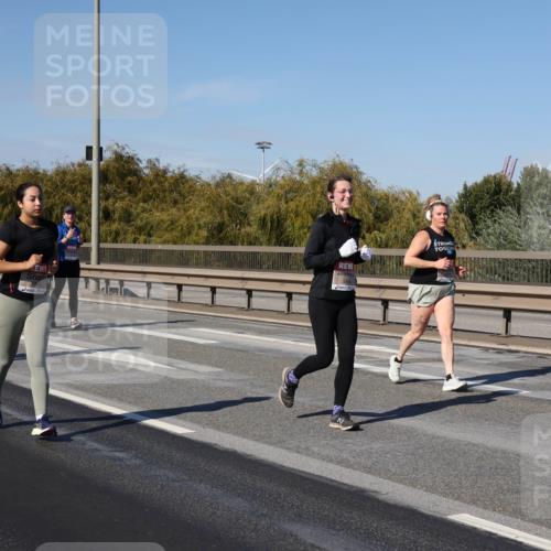 03.10.2025 - Köhlbrandbrückenlauf Julia Fischer http://msf.ph/oto/9014244 03.10.2025 13:09:00 Position 3  meine-sportfotos.de