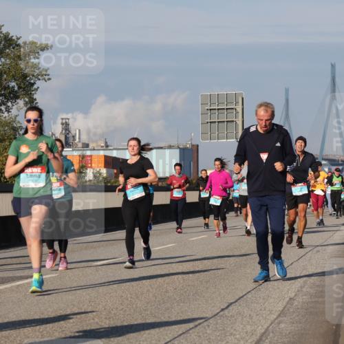 03.10.2025 - Köhlbrandbrückenlauf Luisa Fischer http://msf.ph/oto/9014283 03.10.2025 10:58:29 Position 3 184 meine-sportfotos.de