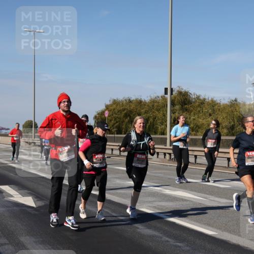 03.10.2025 - Köhlbrandbrückenlauf Julia Fischer http://msf.ph/oto/9014287 03.10.2025 13:09:11 Position 3 5577 meine-sportfotos.de