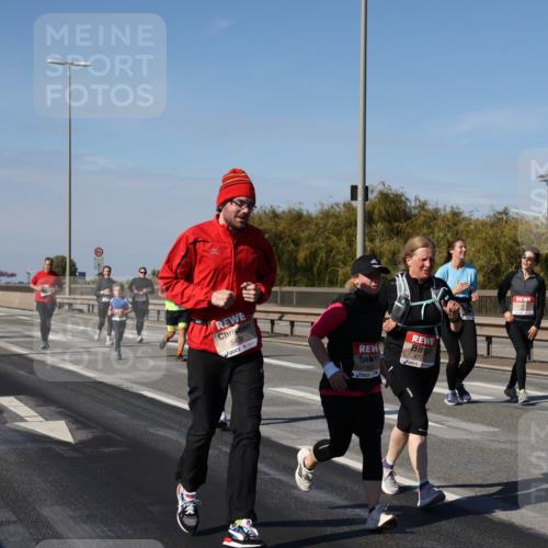 03.10.2025 - Köhlbrandbrückenlauf Julia Fischer http://msf.ph/oto/9014293 03.10.2025 13:09:12 Position 3 5436, 14, 472 meine-sportfotos.de
