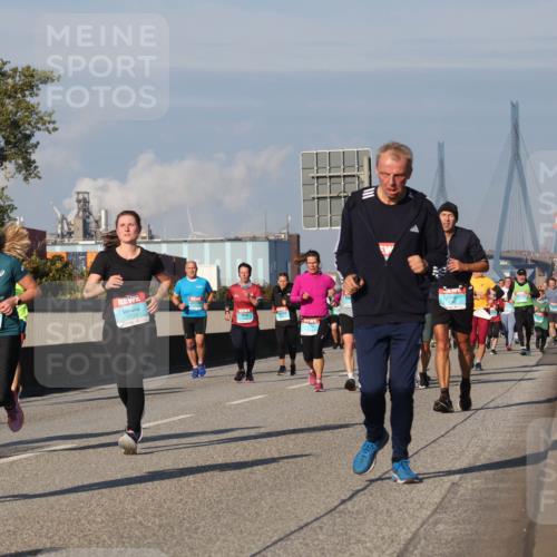 03.10.2025 - Köhlbrandbrückenlauf Luisa Fischer http://msf.ph/oto/9014294 03.10.2025 10:58:30 Position 3 3724 meine-sportfotos.de