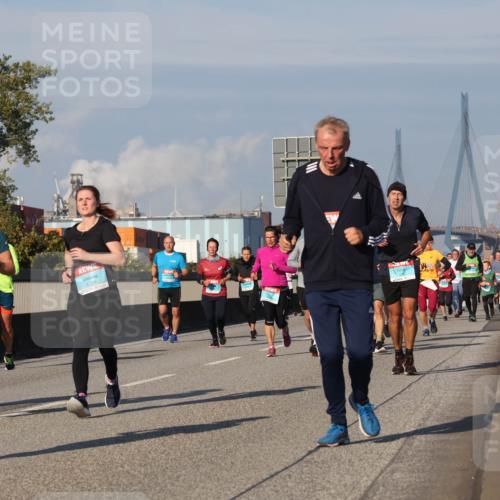 03.10.2025 - Köhlbrandbrückenlauf Luisa Fischer http://msf.ph/oto/9014299 03.10.2025 10:58:30 Position 3 1604, 2025, 1460, 3724 meine-sportfotos.de