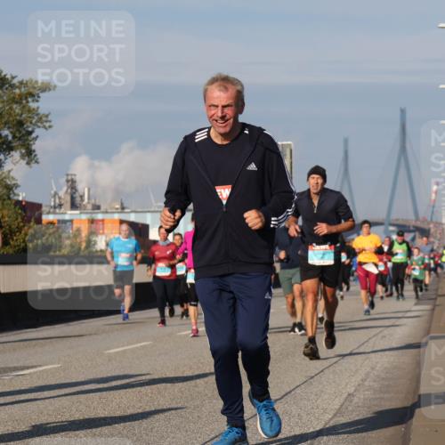 03.10.2025 - Köhlbrandbrückenlauf Luisa Fischer http://msf.ph/oto/9014311 03.10.2025 10:58:31 Position 3 3724 meine-sportfotos.de