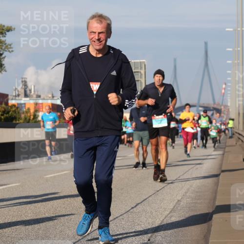 03.10.2025 - Köhlbrandbrückenlauf Luisa Fischer http://msf.ph/oto/9014314 03.10.2025 10:58:32 Position 3 3724 meine-sportfotos.de
