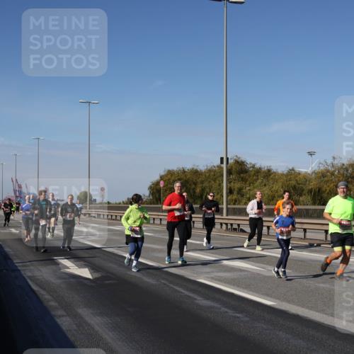 03.10.2025 - Köhlbrandbrückenlauf Julia Fischer http://msf.ph/oto/9014315 03.10.2025 13:09:17 Position 3  meine-sportfotos.de