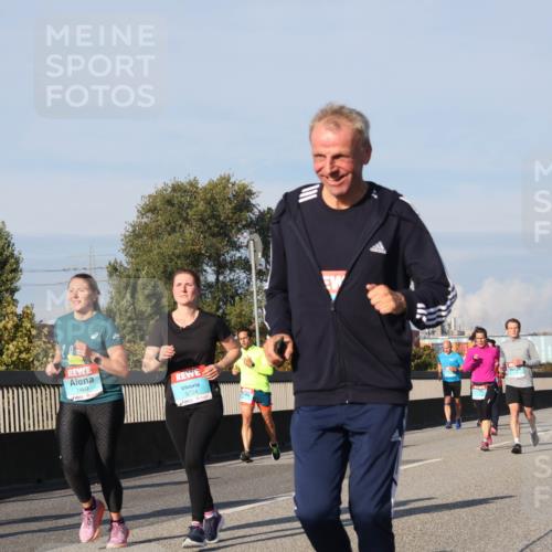 03.10.2025 - Köhlbrandbrückenlauf Luisa Fischer http://msf.ph/oto/9014326 03.10.2025 10:58:33 Position 3 1843, 1460, 3724 meine-sportfotos.de