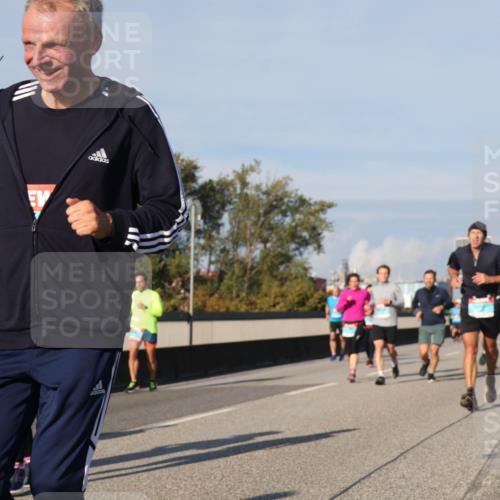 03.10.2025 - Köhlbrandbrückenlauf Luisa Fischer http://msf.ph/oto/9014333 03.10.2025 10:58:34 Position 3 1460 meine-sportfotos.de