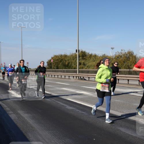03.10.2025 - Köhlbrandbrückenlauf Julia Fischer http://msf.ph/oto/9014334 03.10.2025 13:09:20 Position 3 5821, 4910 meine-sportfotos.de
