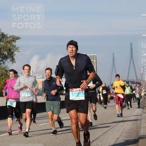 03.10.2025 - Köhlbrandbrückenlauf Luisa Fischer http://msf.ph/oto/9014342 03.10.2025 10:58:35 Position 3 1108, 3750 meine-sportfotos.de