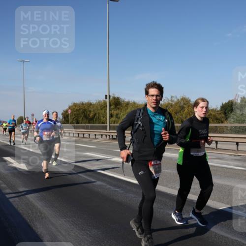 03.10.2025 - Köhlbrandbrückenlauf Julia Fischer http://msf.ph/oto/9014348 03.10.2025 13:09:23 Position 3 5745, 6749 meine-sportfotos.de