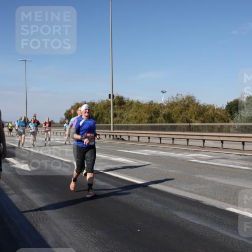 03.10.2025 - Köhlbrandbrückenlauf Julia Fischer http://msf.ph/oto/9014352 03.10.2025 13:09:24 Position 3  meine-sportfotos.de