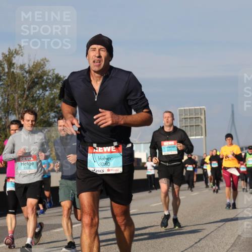 03.10.2025 - Köhlbrandbrückenlauf Luisa Fischer http://msf.ph/oto/9014356 03.10.2025 10:58:36 Position 3 1108, 3750, 3473 meine-sportfotos.de