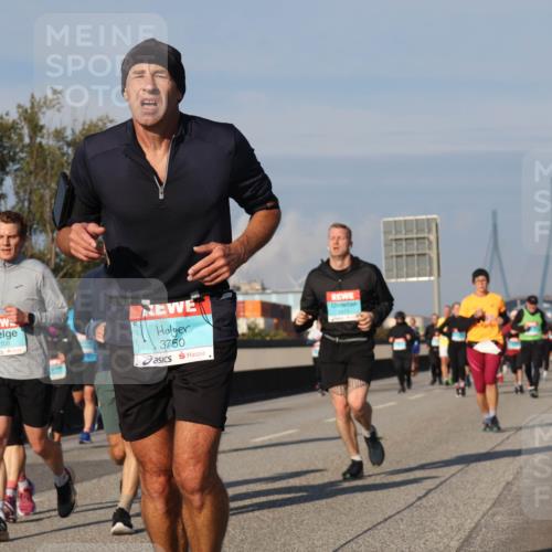 03.10.2025 - Köhlbrandbrückenlauf Luisa Fischer http://msf.ph/oto/9014359 03.10.2025 10:58:36 Position 3 1108, 3750 meine-sportfotos.de