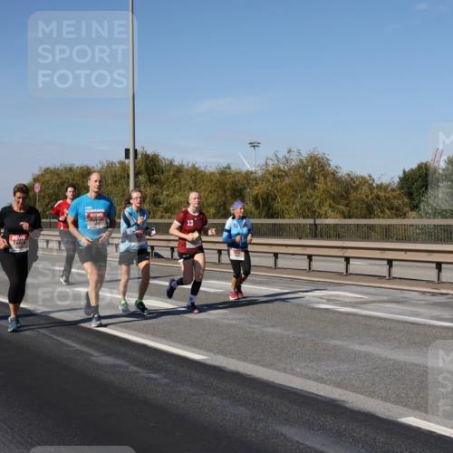 03.10.2025 - Köhlbrandbrückenlauf Julia Fischer http://msf.ph/oto/9014363 03.10.2025 13:09:28 Position 3 13 meine-sportfotos.de