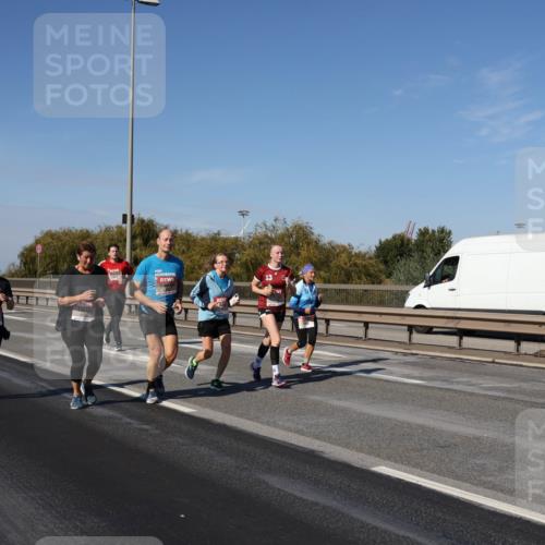 03.10.2025 - Köhlbrandbrückenlauf Julia Fischer http://msf.ph/oto/9014366 03.10.2025 13:09:29 Position 3 13 meine-sportfotos.de