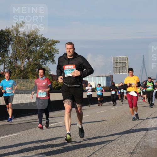 03.10.2025 - Köhlbrandbrückenlauf Luisa Fischer http://msf.ph/oto/9014376 03.10.2025 10:58:38 Position 3 3473 meine-sportfotos.de