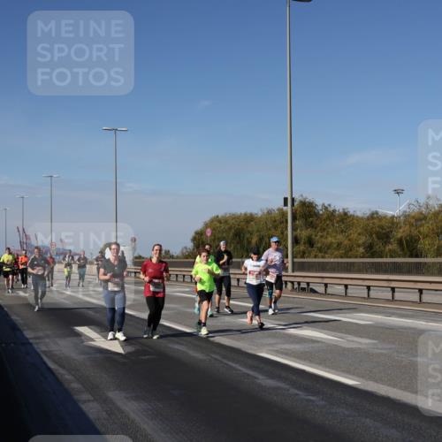 03.10.2025 - Köhlbrandbrückenlauf Julia Fischer http://msf.ph/oto/9014387 03.10.2025 13:09:35 Position 3  meine-sportfotos.de