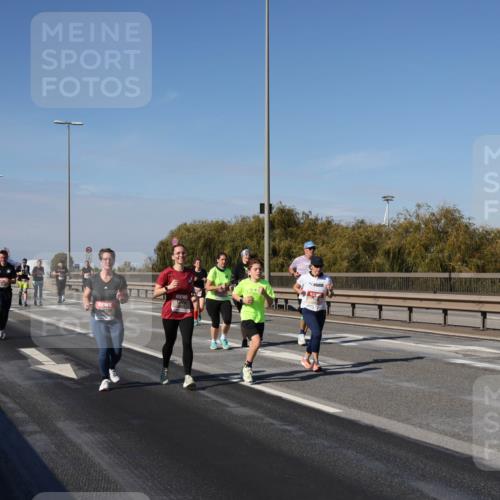 03.10.2025 - Köhlbrandbrückenlauf Julia Fischer http://msf.ph/oto/9014395 03.10.2025 13:09:36 Position 3  meine-sportfotos.de