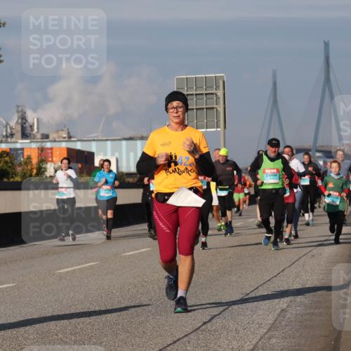 03.10.2025 - Köhlbrandbrückenlauf Luisa Fischer http://msf.ph/oto/9014399 03.10.2025 10:58:39 Position 3  meine-sportfotos.de