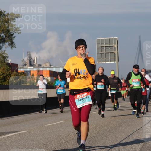 03.10.2025 - Köhlbrandbrückenlauf Luisa Fischer http://msf.ph/oto/9014403 03.10.2025 10:58:40 Position 3 1598 meine-sportfotos.de