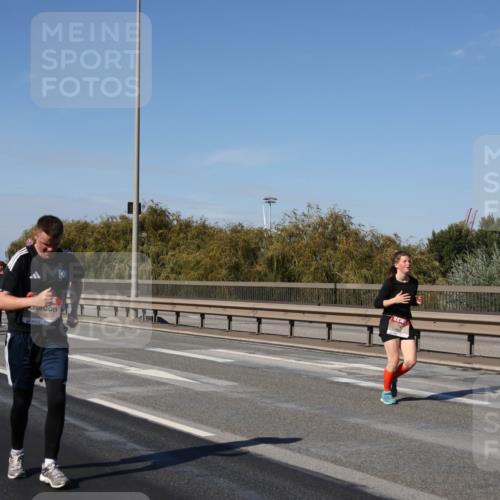 03.10.2025 - Köhlbrandbrückenlauf Julia Fischer http://msf.ph/oto/9014406 03.10.2025 13:09:41 Position 3  meine-sportfotos.de