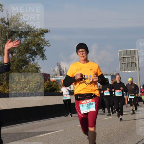03.10.2025 - Köhlbrandbrückenlauf Luisa Fischer http://msf.ph/oto/9014409 03.10.2025 10:58:41 Position 3 3596, 142, 1598 meine-sportfotos.de