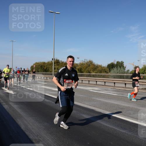 03.10.2025 - Köhlbrandbrückenlauf Julia Fischer http://msf.ph/oto/9014415 03.10.2025 13:09:42 Position 3  meine-sportfotos.de