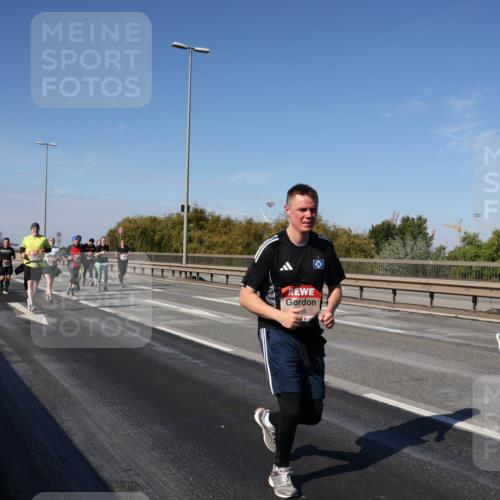 03.10.2025 - Köhlbrandbrückenlauf Julia Fischer http://msf.ph/oto/9014416 03.10.2025 13:09:42 Position 3  meine-sportfotos.de