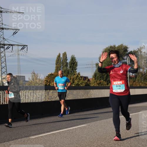 03.10.2025 - Köhlbrandbrückenlauf Luisa Fischer http://msf.ph/oto/9014417 03.10.2025 10:58:41 Position 3 3596, 1598 meine-sportfotos.de
