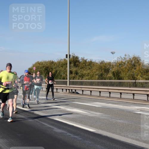 03.10.2025 - Köhlbrandbrückenlauf Julia Fischer http://msf.ph/oto/9014424 03.10.2025 13:09:43 Position 3  meine-sportfotos.de