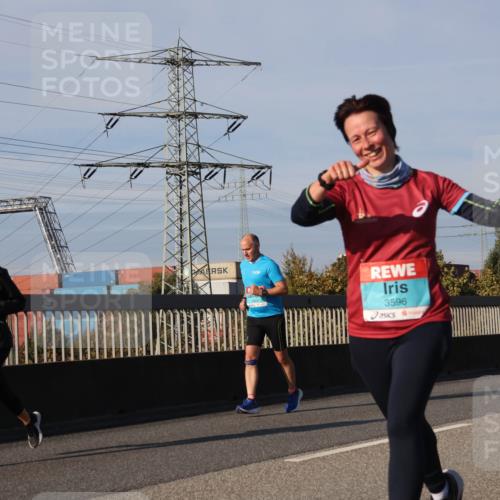 03.10.2025 - Köhlbrandbrückenlauf Luisa Fischer http://msf.ph/oto/9014426 03.10.2025 10:58:42 Position 3 2122, 3596 meine-sportfotos.de