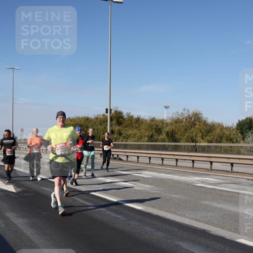 03.10.2025 - Köhlbrandbrückenlauf Julia Fischer http://msf.ph/oto/9014430 03.10.2025 13:09:44 Position 3  meine-sportfotos.de