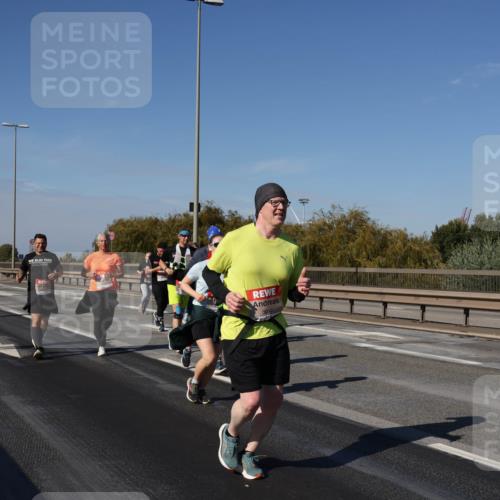 03.10.2025 - Köhlbrandbrückenlauf Julia Fischer http://msf.ph/oto/9014439 03.10.2025 13:09:46 Position 3  meine-sportfotos.de